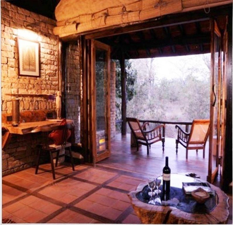 Kanha Earth Lodge Mandlā Chambre photo