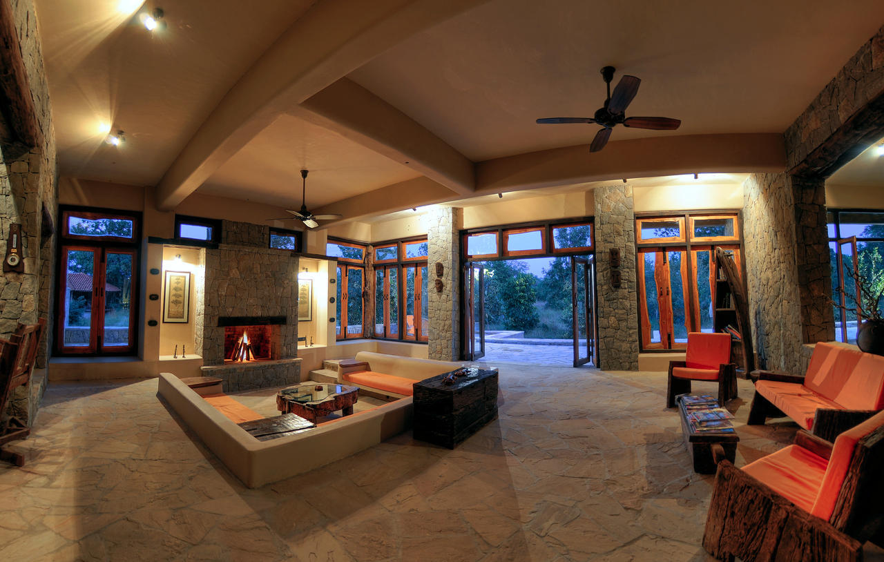 Kanha Earth Lodge Mandlā Extérieur photo